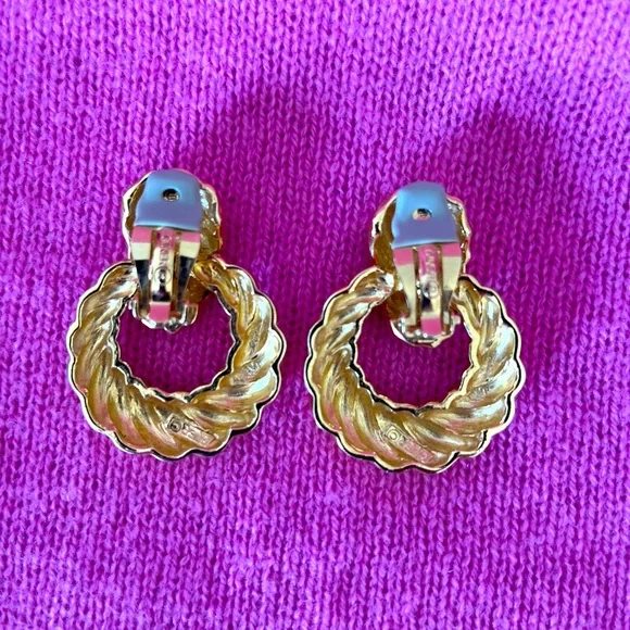 Ciner Vintage Door Knocker Clip on Earrings - Picture 4 of 12